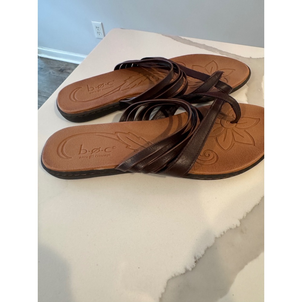 BOC Born Concept Womens Brown Strappy‎ Sandals Toe Loop Flat Shoes Size 11M